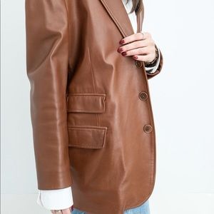 Meet your Posher, Selling